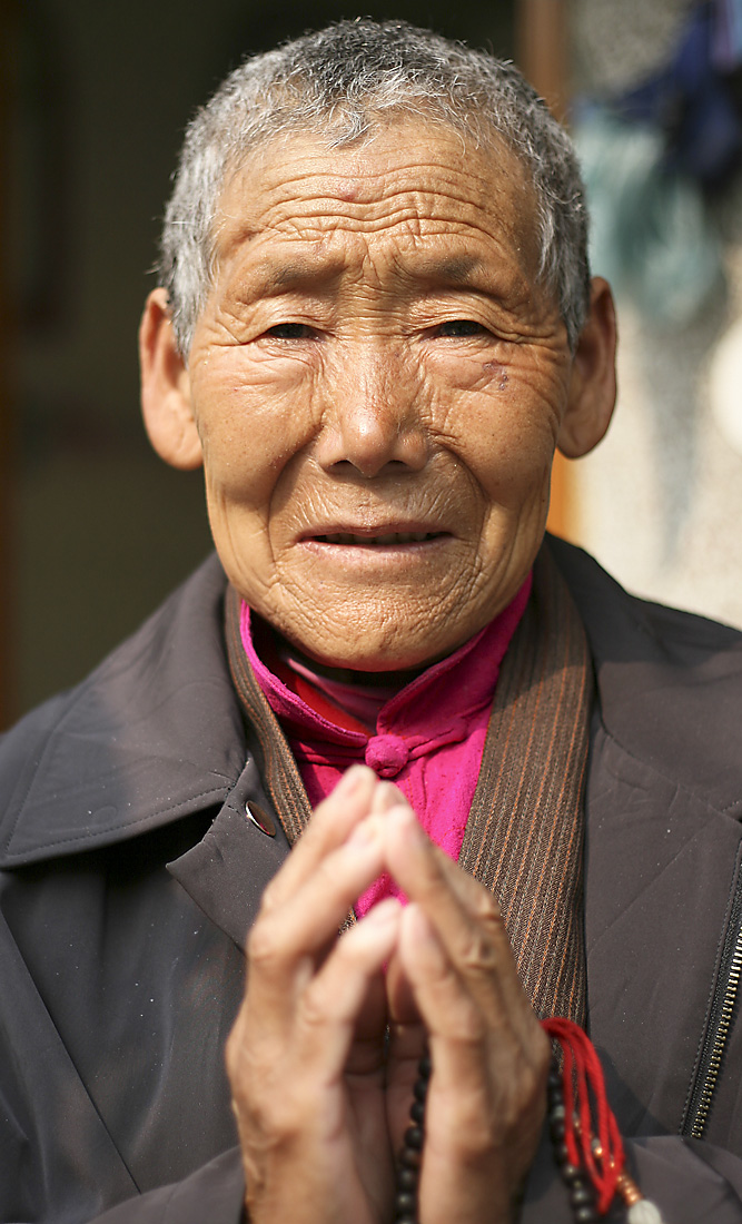 Tibetan Woman, New Delhi, India - Barbara Raisbeck Photography